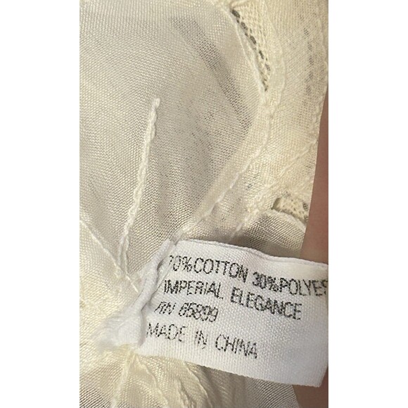 Imperial Elegance RN‎ 65899 White Floral Delicate Table Runner - Picture 4 of 11